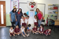 Centro Educacional Esplanada - Campo Grande - Zona Oeste - RJ - Ed. Infantil e Fundamental I - Visita do Brownie e Quiz animado. - código foto:  12659