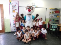 Centro Educacional Esplanada - Campo Grande - Zona Oeste - RJ - Ed. Infantil e Fundamental I - Visita do Brownie e Quiz animado. - código foto:  12673