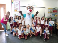 Centro Educacional Esplanada - Campo Grande - Zona Oeste - RJ - Ed. Infantil e Fundamental I - Visita do Brownie e Quiz animado. - código foto:  12674
