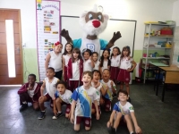 Centro Educacional Esplanada - Campo Grande - Zona Oeste - RJ - Ed. Infantil e Fundamental I - Visita do Brownie e Quiz animado. - código foto:  12675