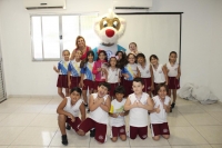 Centro Educacional Esplanada - Campo Grande - Zona Oeste - RJ - Ed. Infantil e Fundamental I - Visita do Brownie e Quiz animado. - código foto:  12720