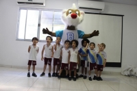 Centro Educacional Esplanada - Campo Grande - Zona Oeste - RJ - Ed. Infantil e Fundamental I - Visita do Brownie e Quiz animado. - código foto:  12723