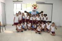 Centro Educacional Esplanada - Campo Grande - Zona Oeste - RJ - Ed. Infantil e Fundamental I - Visita do Brownie e Quiz animado. - código foto:  12724