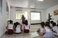 Centro Educacional Esplanada - Campo Grande - Zona Oeste - RJ - Ed. Infantil e Fundamental I - Visita do Brownie e Quiz animado. - código foto:  12731
