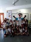 Centro Educacional Esplanada - Campo Grande - Zona Oeste - RJ - Ed. Infantil e Fundamental I - Visita do Brownie e Quiz animado. - código foto:  12763