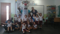 Centro Educacional Esplanada - Campo Grande - Zona Oeste - RJ - Ed. Infantil e Fundamental I - Visita do Brownie e Quiz animado. - cdigo foto:  12657